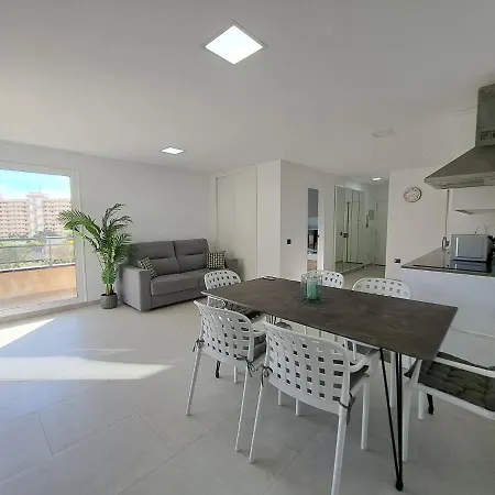 Apartman Newly Reformed 2 Bedroom In The Center Of Cristianos Los Cristianos