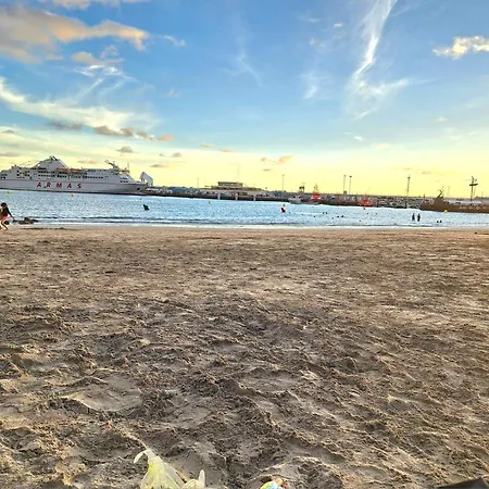 Newly Reformed 2 Bedroom In The Center Of Cristianos Apartman *