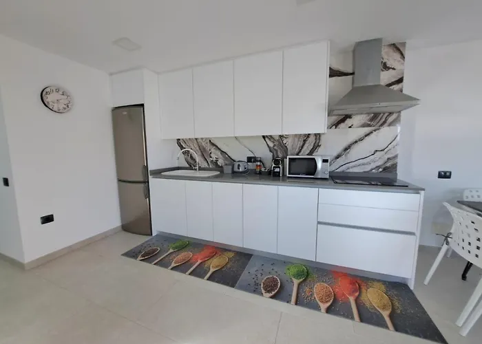 Appartement Newly Reformed 2 Bedroom In The Center Of Cristianos Los Cristianos (Tenerife)