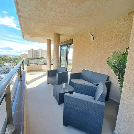Daire Newly Reformed 2 Bedroom In The Center Of Cristianos Los Cristianos (Tenerife)