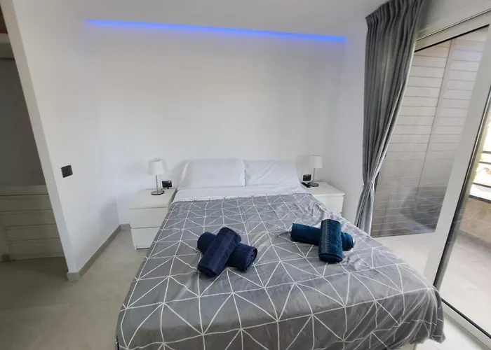 Newly Reformed 2 Bedroom In The Center Of Cristianos Apartament Los Cristianos (Tenerife)