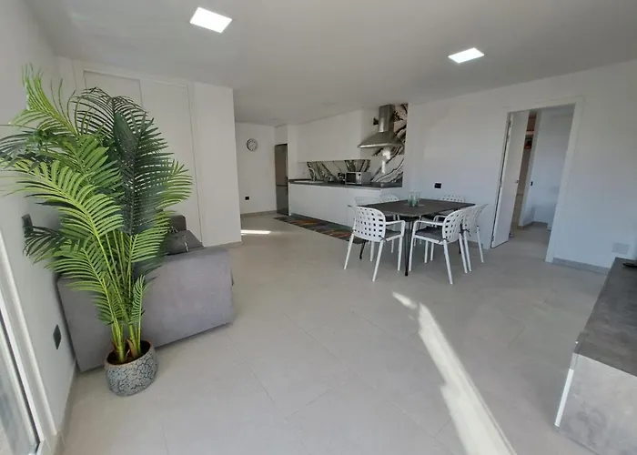 Newly Reformed 2 Bedroom In The Center Of Cristianos