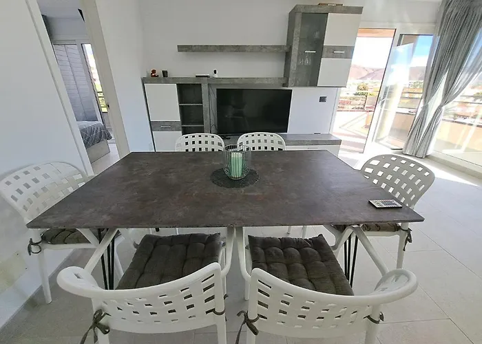 Newly Reformed 2 Bedroom In The Center Of Cristianos