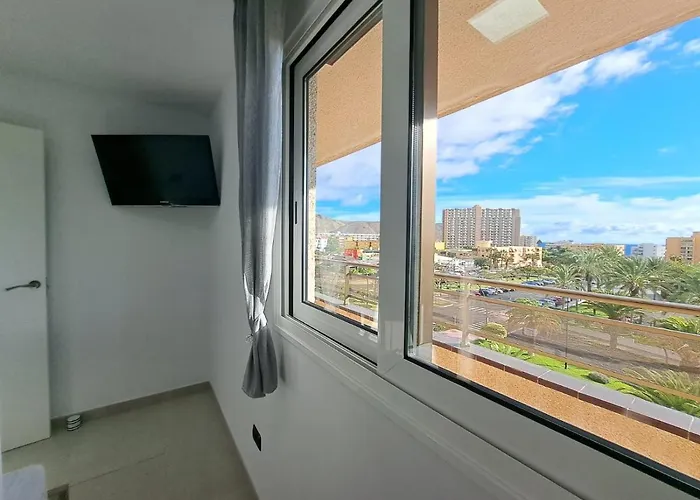 Newly Reformed 2 Bedroom In The Center Of Cristianos Apartment Los Cristianos (Tenerife)