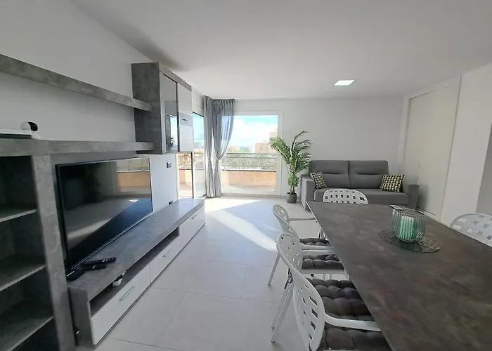 Newly Reformed 2 Bedroom In The Center Of Cristianos
