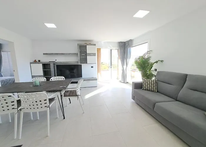 Apartment Newly Reformed 2 Bedroom In The Center Of Cristianos *